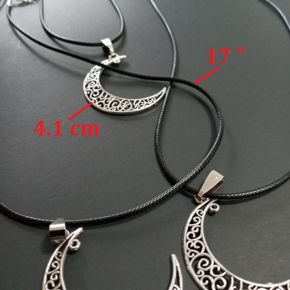 2PK Wolf Howling 🐶 Ancient Silver Full Moon Necklace - Picture 2 of 4